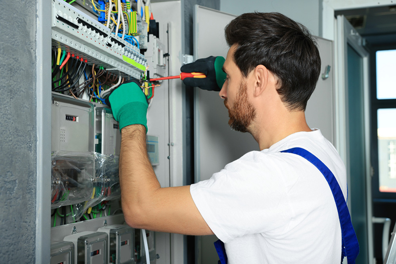 Nieder­spannungs­anlagen bei Braun Elektroteam GmbH in Fuldatal
